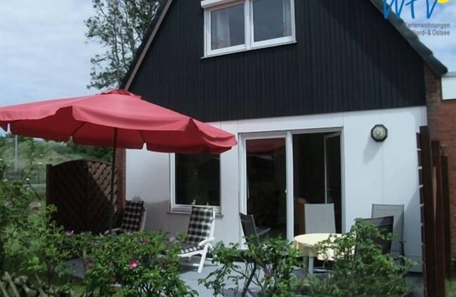 Family-friendly vacation home Cinderella on Borkum with garden and terrace