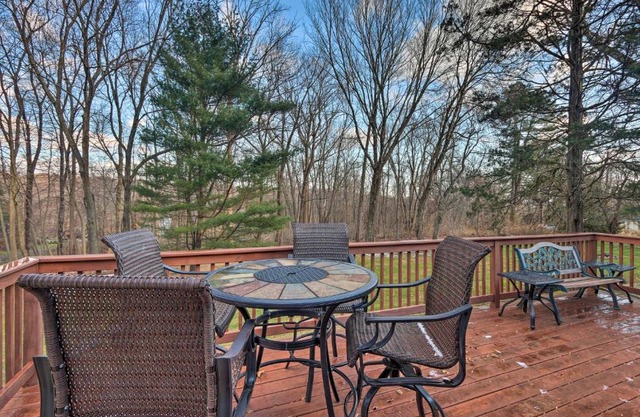 Family-Friendly Woodbury Home with Yard and Deck!