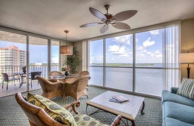 Family & Friends Getaway: 3 Beachside Units for Relaxation & Comfort