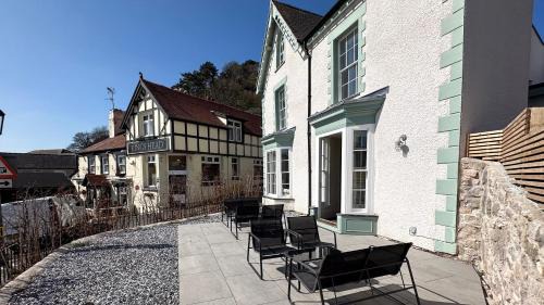 Family Holiday Home by the Great Orme Tramway and Beach