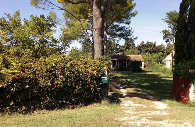 FAMILY HOME IN THE VELLERON COUNTRYSIDE