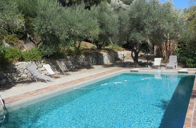 Family home Superb view. July/August 11 rooms, 9 bedrooms, sleeps 16 max.