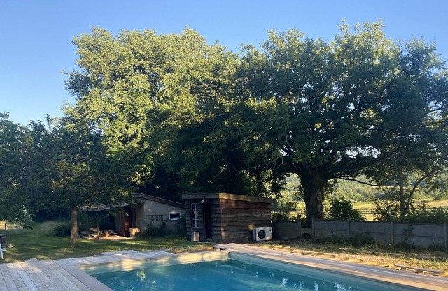 Family house with swimming pool - Burgundy