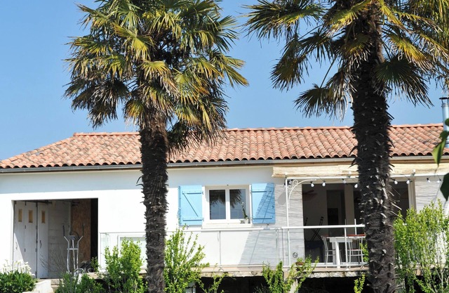 Family house with garden in la Terrière, 20 min walk from the beach