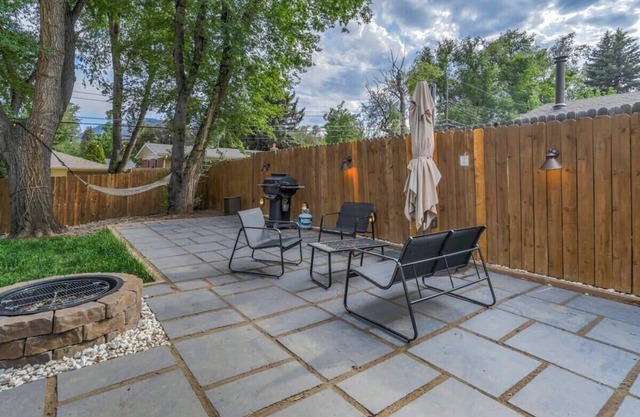 Family Oasis , Offices, Pet Friendly, Fenced Yard