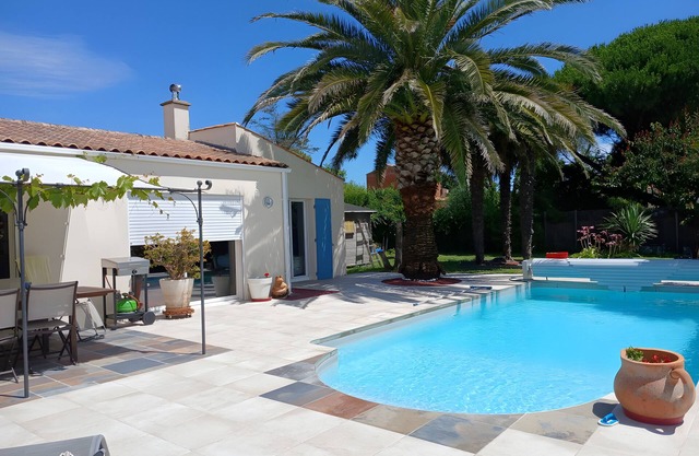 Family Paradise Villa with Private Pool, Garden, and Terrace in Dolus-d'Oléron - 7 People