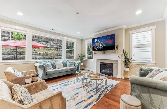 Family Relocation Ready! Spacious 5 bed home — Pets Welcome, Near Nike & Intel