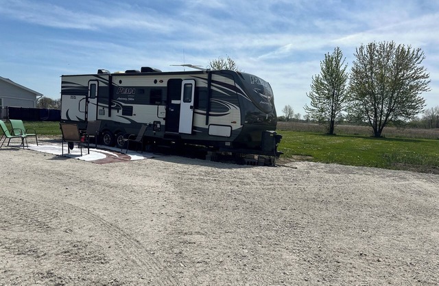 Family-sized 2-bedroom RV just outside of Port Clinton