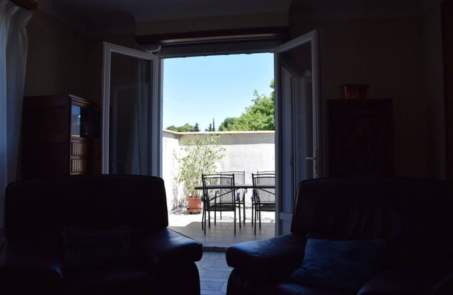 Family townhouse with small garden and terrace