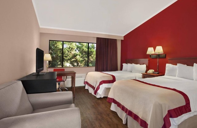 Family Vacation! Two Amazing Units, Pool, Near Attractions