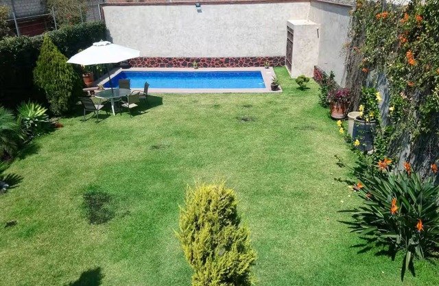 Family Villa with Giant Swimming Pool | 6 Bathrooms | Garden | Pets Welcome