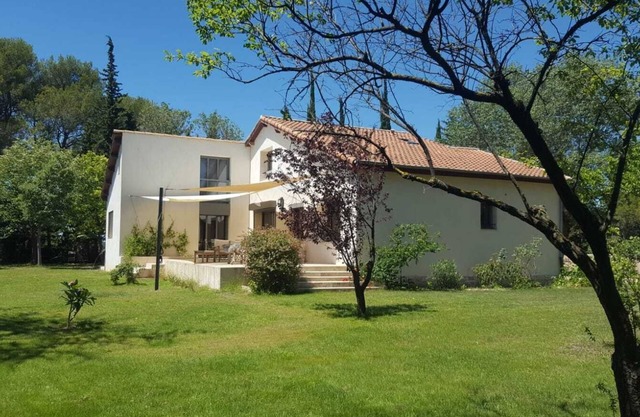 Family villa Aix en Provence sleeps 9