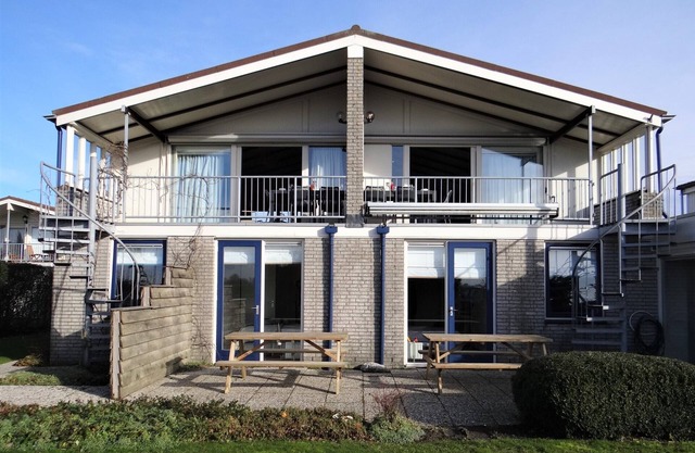 Family Villa within walking distance of beach and marina