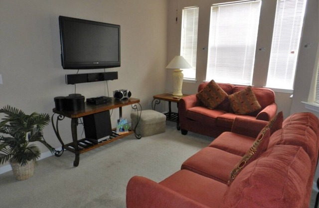 Fantastic Condo Located In A Gated Community Near Champions Gate!