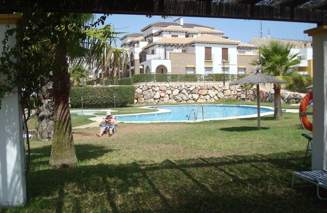 Fantastic Family Apartment with Indoor/Outdoor Pools & Gardens, Secure Parking