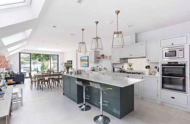 Fantastic house w/garden close to river Thames & parks