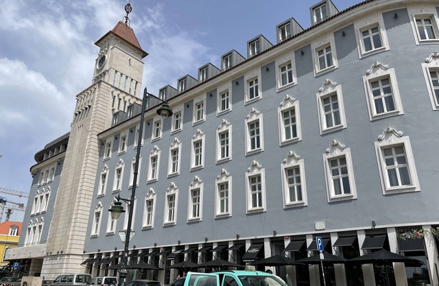 Fantastic two bedroom apartment near Timeout Market