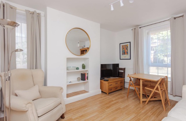 Fantastically Located 2BD Flat in London Bridge
