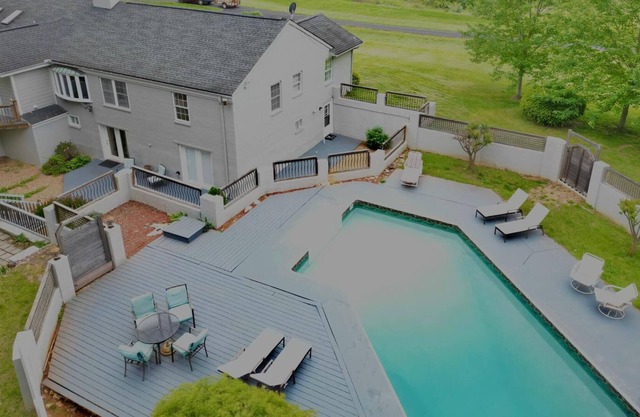 Farm, grill, mountain view, near Charlottesville!