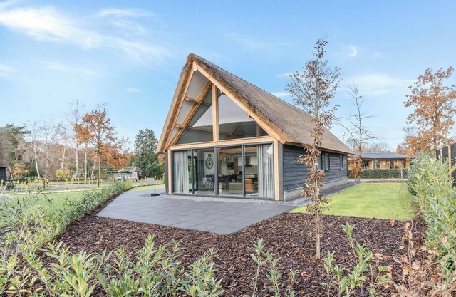 Farm Lodge 677 - Three Bedroom Resort, Sleeps 6