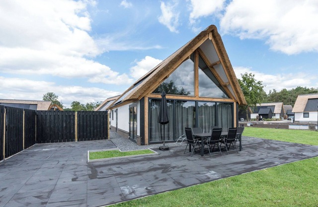 Farm Lodge 707 - Three Bedroom Resort, Sleeps 6