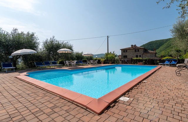 Farmhouse 'Agriturismo Cuiano La Stella' with Mountain View, Shared Pool and Wi-Fi
