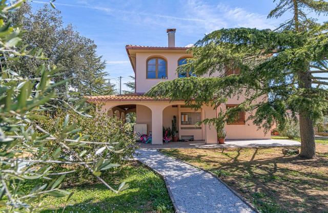 Farmhouse 'Al Posto Giusto - Sole' with Private Garden, Wi-Fi and Air Conditioning