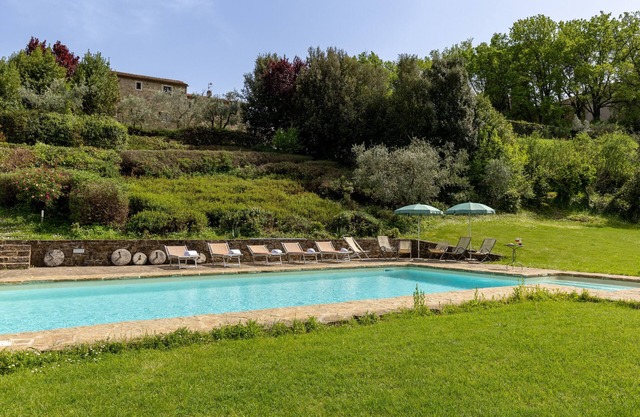 Farmhouse "Podere San Bartolo" with Private Pool, Private Terrace & Wi-Fi