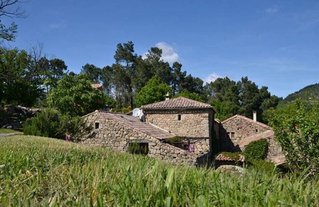 - "farmhouse" Mas de la Font des Roches -