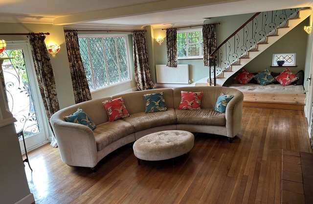 Farmhouse Near London | 3 Acres of Peace & Charm