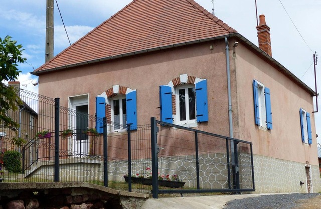 Farmhouse with pets allowed, near Le Pal