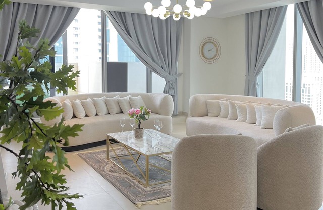 Farwell & Gervase - 5 BDR Dubai Marina Penthouse - Marina & Palm Views