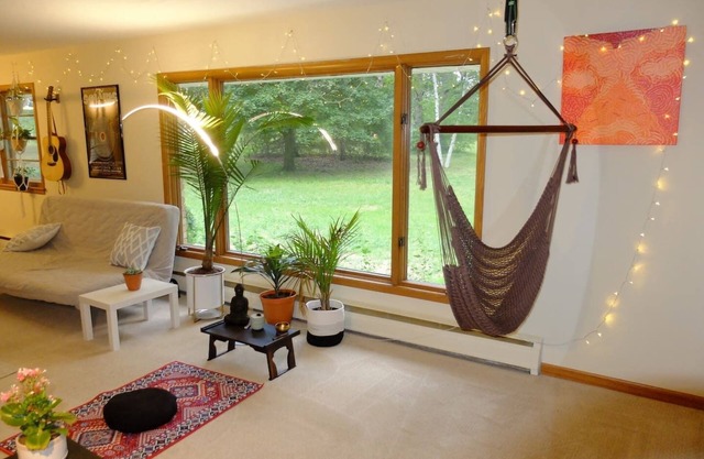 fast wifi, perfect remote worker home, 6 acres of secluded nature