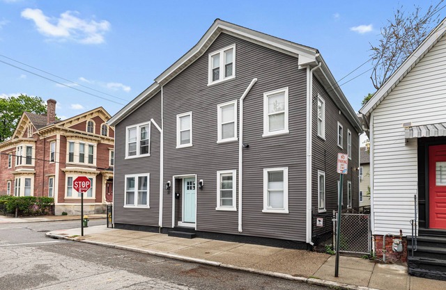 Federal Hill PRIDE a 3 bedroom condo with WiFi, AC