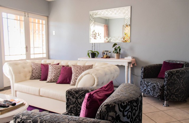 Feel@Home - Fabulous Home In the Mountain Kingdom of Lesotho