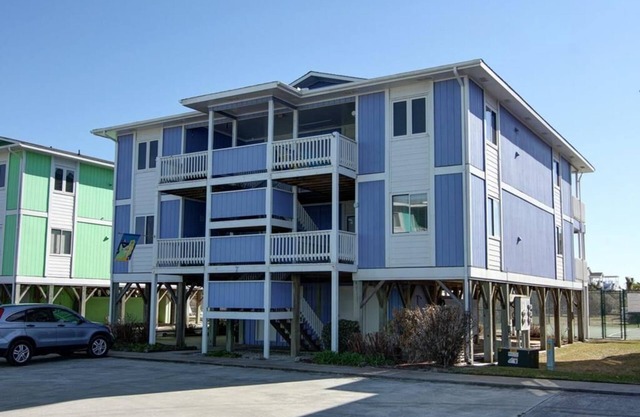 Feelin' Beachy - Upper Level Condo with Ocean and Waterway Views!