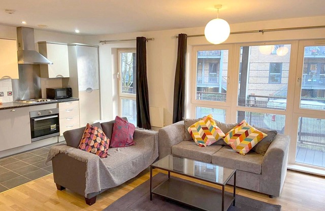 Fenland House 3 Bedroom Aparmtnet E5