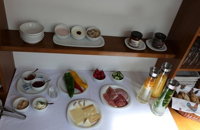 Ferienherbergen S. u. J. Zeisz - Double room with shower, WC, 1-2 nights