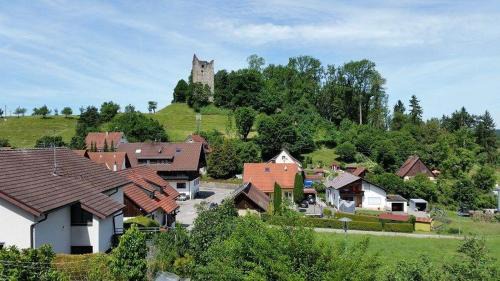 Ferienwohnung-Burgblick-in-Neuravensburg