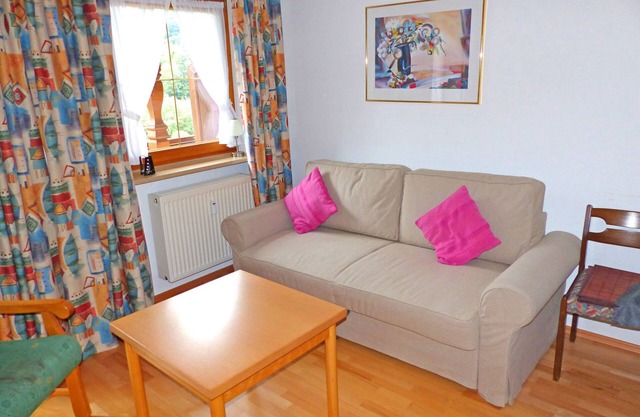 Ferienwohnung im Erdgesoss, 48 qm, Extra Schlafzimmer mit Balkon