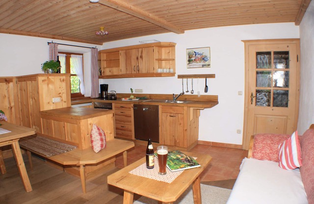 Ferienwohnung "Wilder Kaiser" im Zuhäusl 72 qm mit drei Schlafzimmer und Balkon°