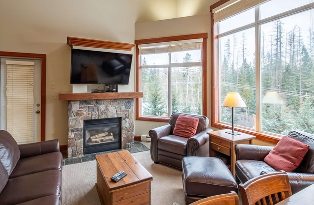 Fernie - Timberline Lodges Balsam #542