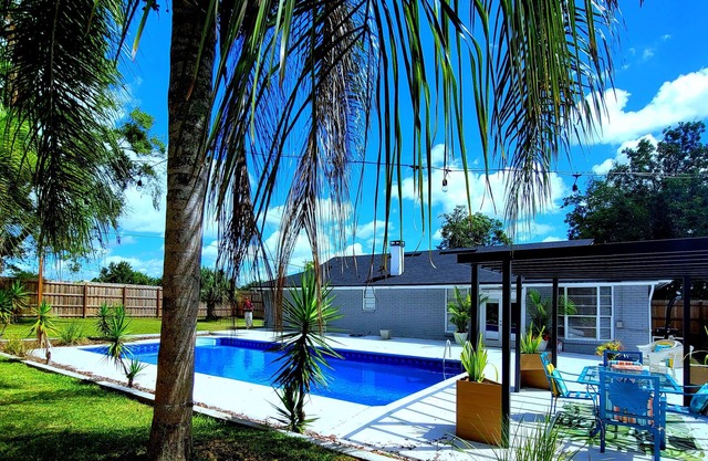 Fernview Villa with private swimming pool