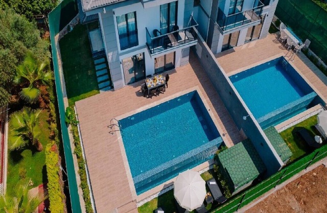 FETHİYE ÖLÜDENİZ DE ÖZEL HAVUZLU MÜSTAKİL VİLLA