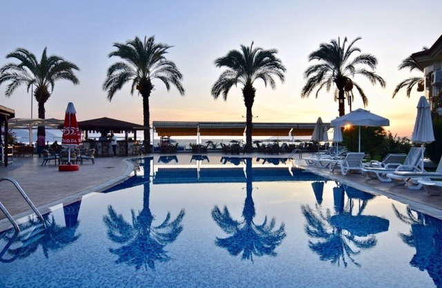 Fethiye Çalış beachfront Sunset Beach Club 2 bedroom Mermaid 18