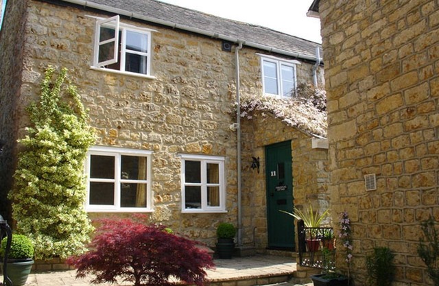 FIDDLESTICKS COTTAGE, pet friendly in Beaminster