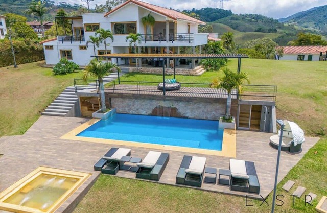 Finca San Antonio - Stunning Luxury by Lago Calima