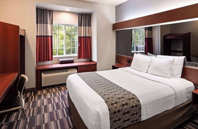 Find Your Comfort Zone in a Modern Morgantown Room | Free Parking