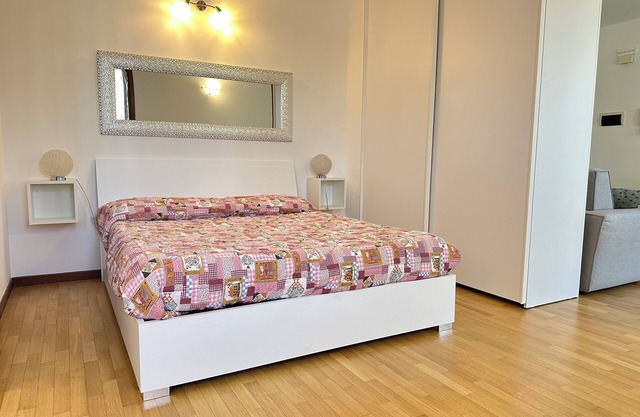 Finely furnished apartment in serviced area