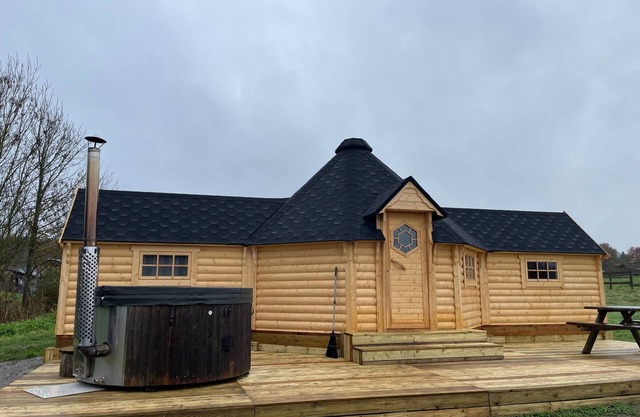 Finnish Kota with private Nordic bath and educational farm